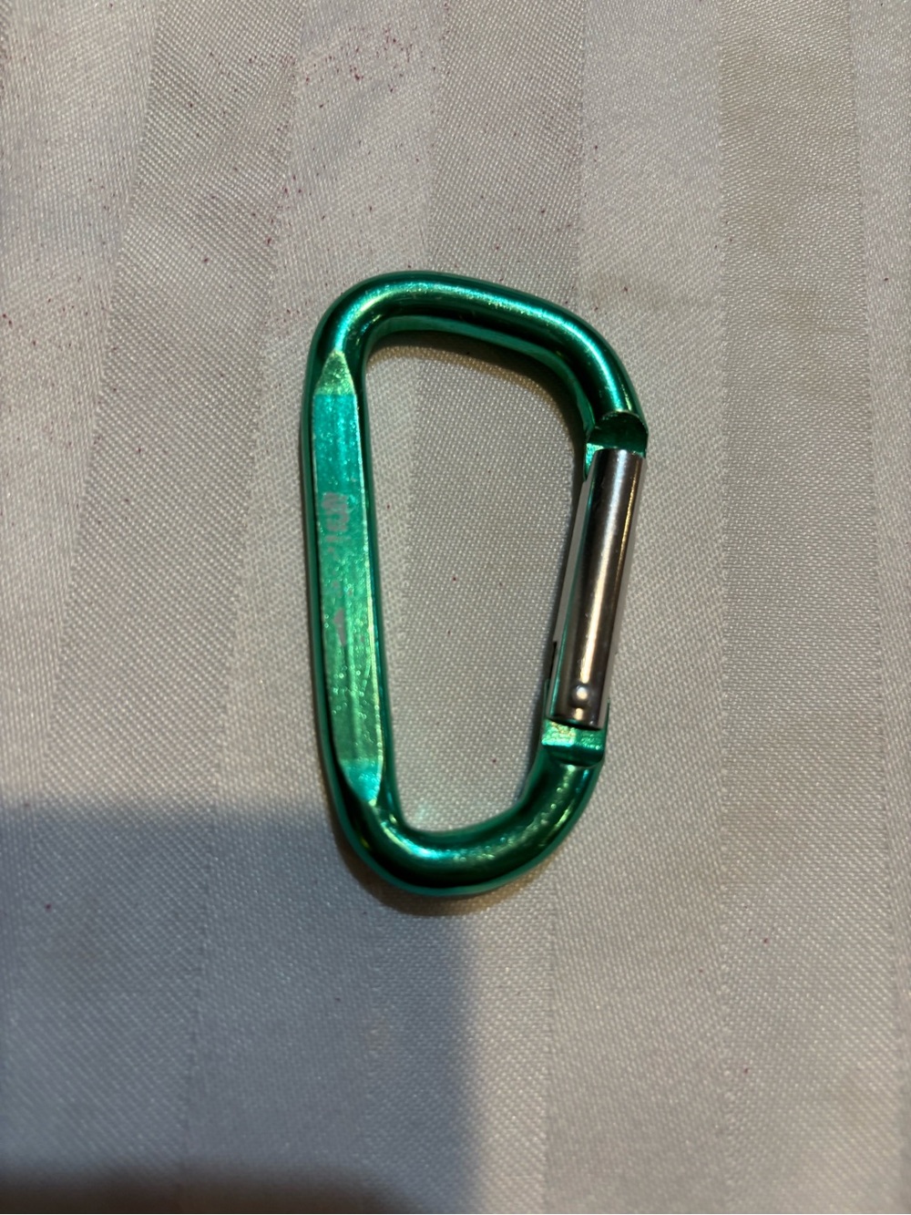Green Aluminum D-Shape Carabiner Keychain Hook (Good Condition)